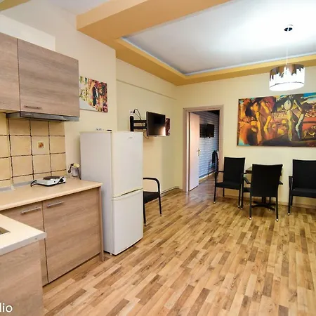 Apartament Menios And