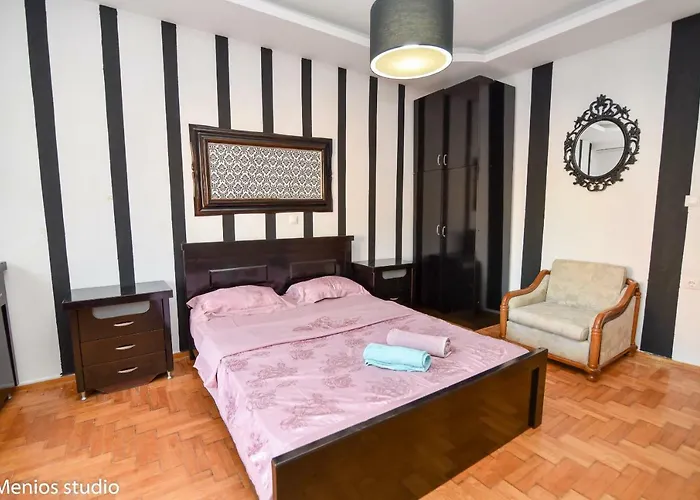 Apartment Menios And *